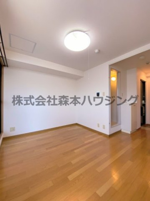 【洋室】 | 　プチプルージュ | ※同タイプ別室の写真となります。
　設備内容や内装色調など相違がある場合は実際のお部屋の現状優先となります。