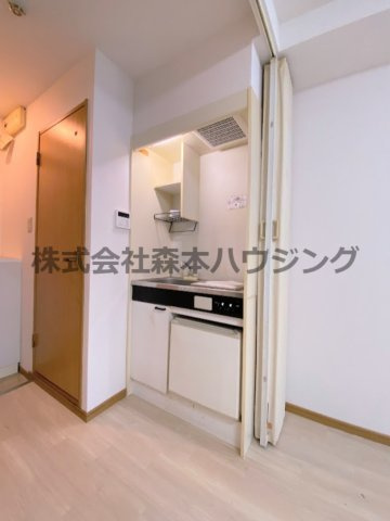 【キッチン】 | 　プチプルージュ | ※同タイプ別室の写真となります。
　設備内容や内装色調など相違がある場合は実際のお部屋の現状優先となります。