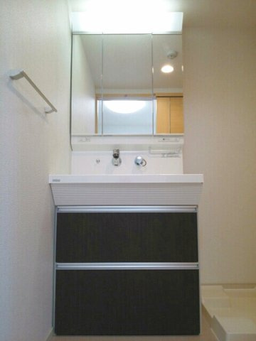 プログレＮεの洗面所|明るい洗面所です