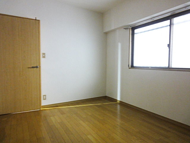 甚樹園マンション弐番館の洋室