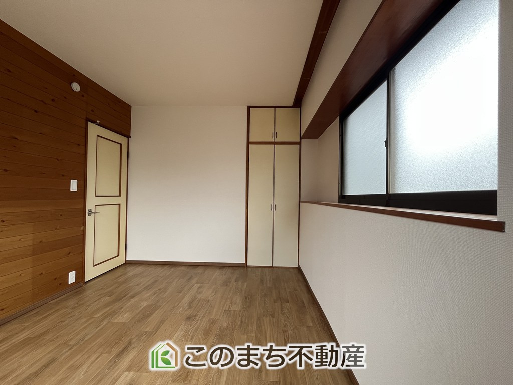 KEM小山市西城南1期　中古戸建の洋室|南向きで暖かな日差しが差し込みます♪