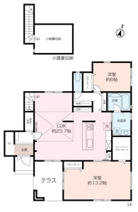 2018年築、こだわり満載の平屋2LDK。約23.7帖の広々LDKには回遊性のあるアイランド風キッチンを採用。固定階段で上がれる大容量の小屋裏収納やSC＋WICなど、豊富な収納力も魅力です！