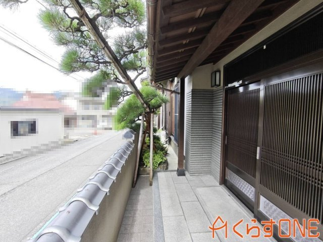 【玄関】 | 豊かな自然に囲まれた静かな中古戸建／姫路市夢前町前之庄
