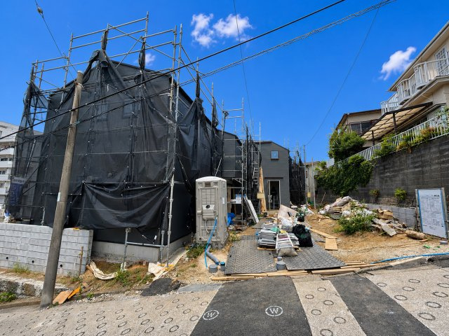 【横浜市南区六ツ川2丁目56-5全3棟新築戸建て】★仲介手数料無料★（別所小学校・六ツ川中学校） 