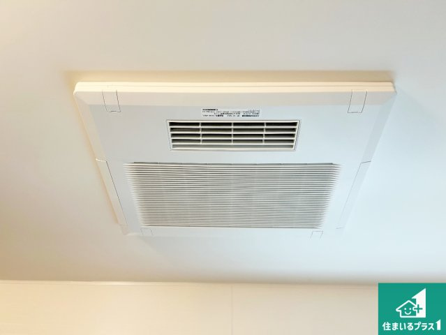 ●北葛城郡広陵町三吉赤部　第9期　新築一戸建ての冷暖房・空調設備|四季を通して快適なバスライフをお手伝いする浴室暖房乾燥機！浴室の乾燥・暖房・涼風・換気はもちろん、２４時間換気にも対応！