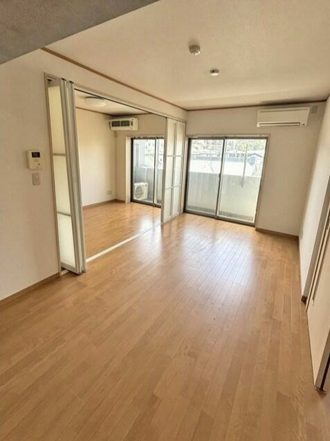 川崎市多摩区宿河原６丁目の賃貸マンションの居間・リビング