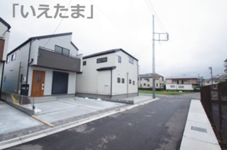 【前面道路含む現地写真】