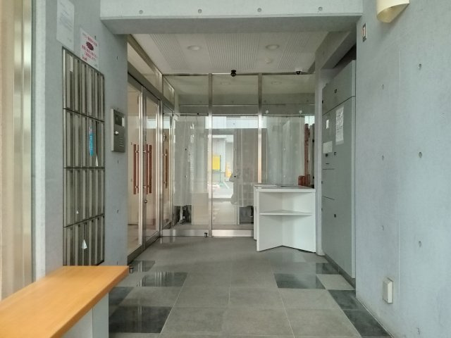 川崎市多摩区菅４丁目の賃貸マンションのロビー