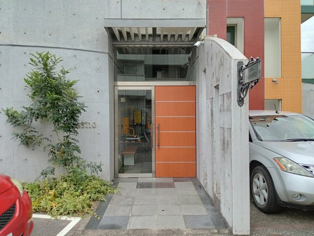 川崎市多摩区菅４丁目の賃貸マンションのエントランス