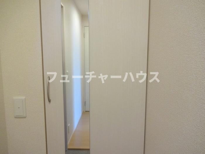 パークドオートム　Ｂの玄関
