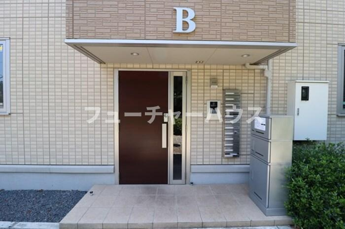 パークドオートム　Ｂのエントランス