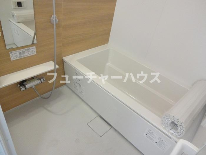 パークドオートム　Ｂの浴室