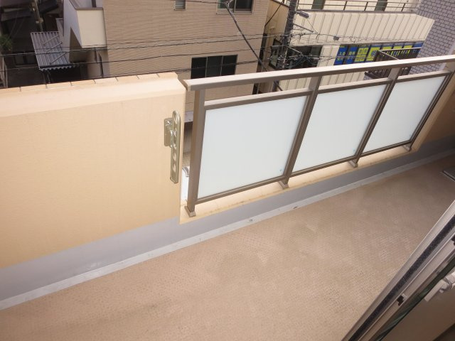 カイケンビルのバルコニー