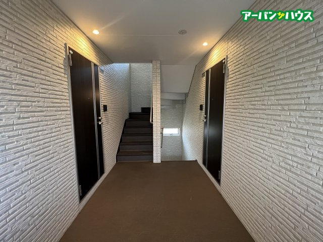 REGALEST TOMITAのエントランス