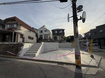 南区本浦町の前面道路含む現地写真