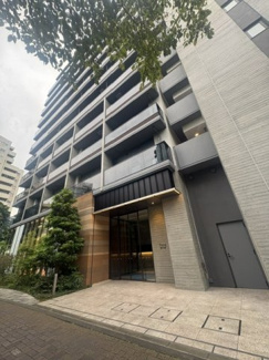 【外観】 | 鉄筋コンクリート造のがっちりとした建物。