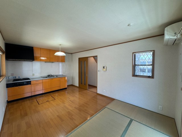 堺市西区鳳中町九丁　中古戸建の居間・リビング