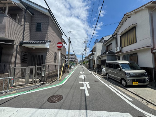 堺市西区鳳中町九丁　中古戸建の前面道路含む現地写真