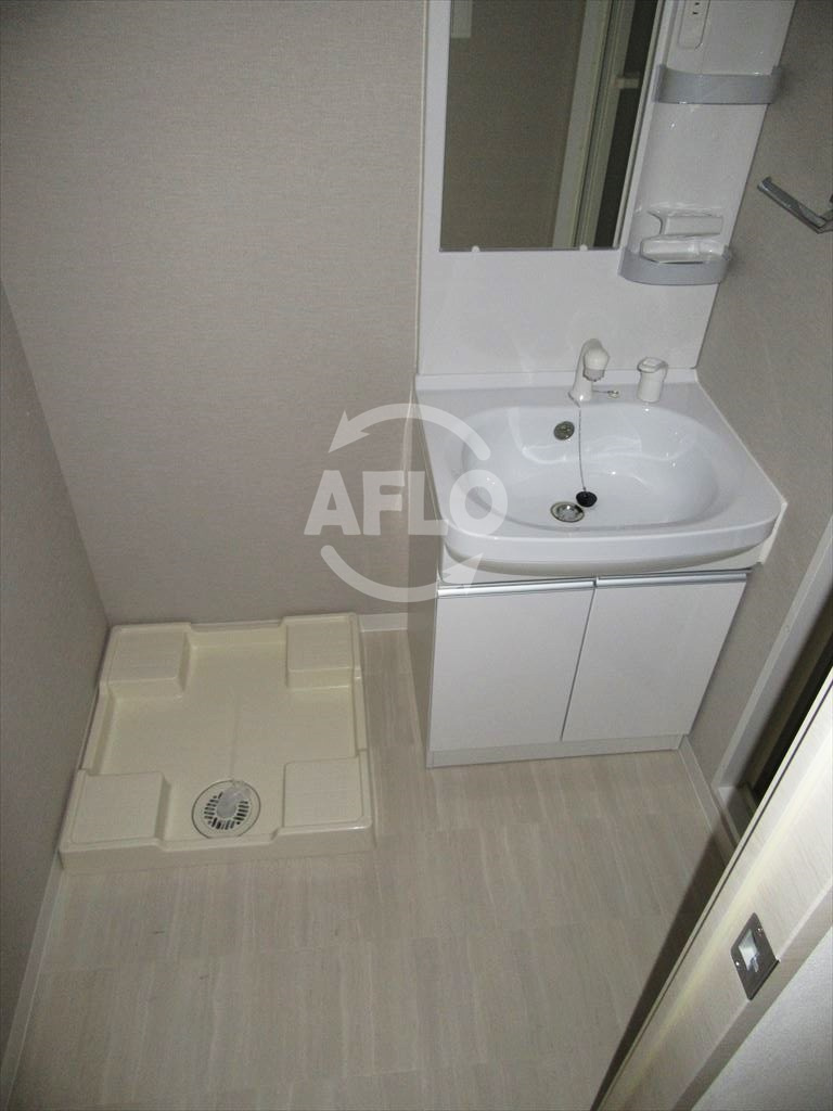 サムティ大阪GRAND EASTの独立洗面台|サムティ大阪GRAND EAST　独立洗面化粧台