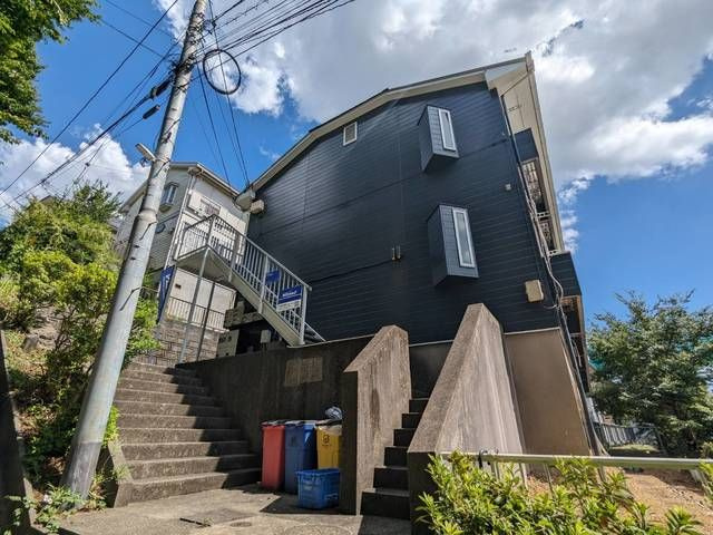 川崎市麻生区百合丘１丁目のアパートの外観
