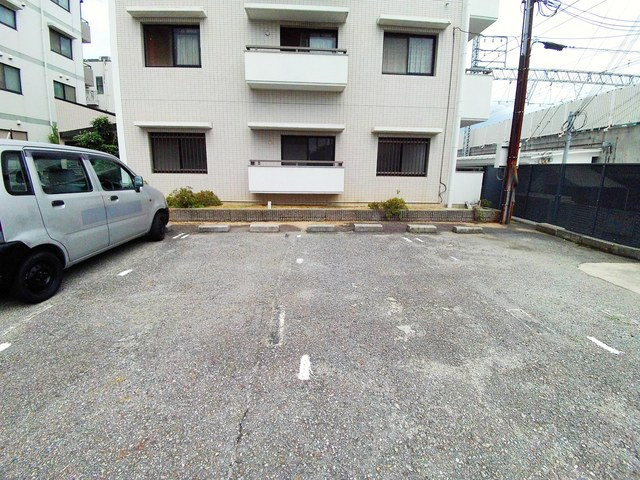 清保アイレックスコートの駐車場