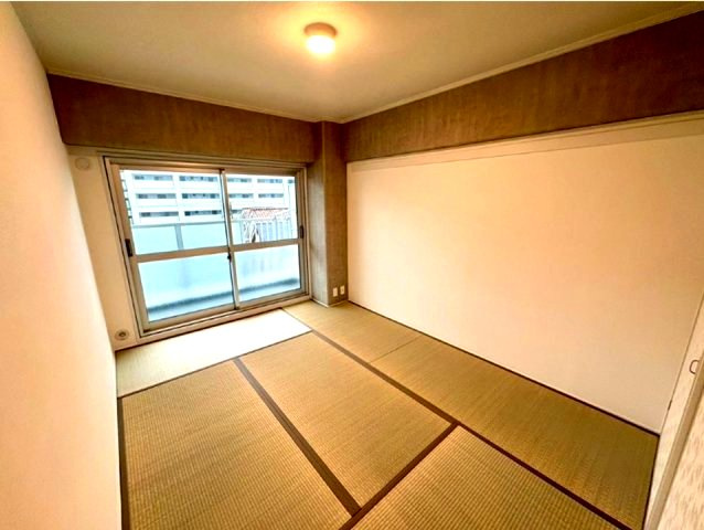 日商岩井香枦園マンション2号棟の和室|2026年5月　畳表替・襖、クロス張替
あるとやっぱり嬉しい和室。イグサの香りに癒されます。