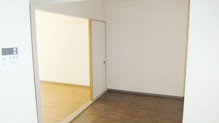グレース西船橋の居間・リビング|給湯リモコンあり