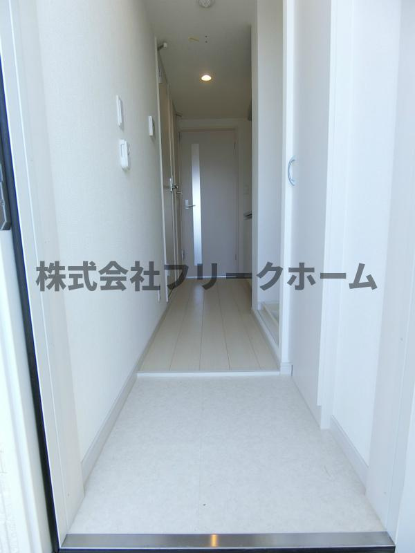 三鷹市深大寺２丁目の賃貸マンションの玄関