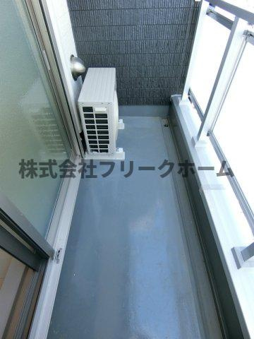 三鷹市深大寺２丁目の賃貸マンションのバルコニー