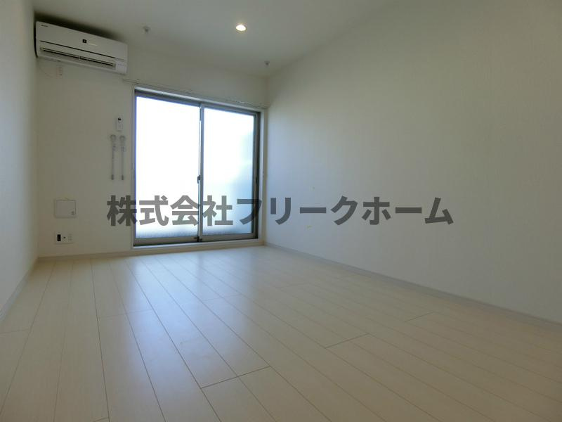 三鷹市深大寺２丁目の賃貸マンションの居間・リビング