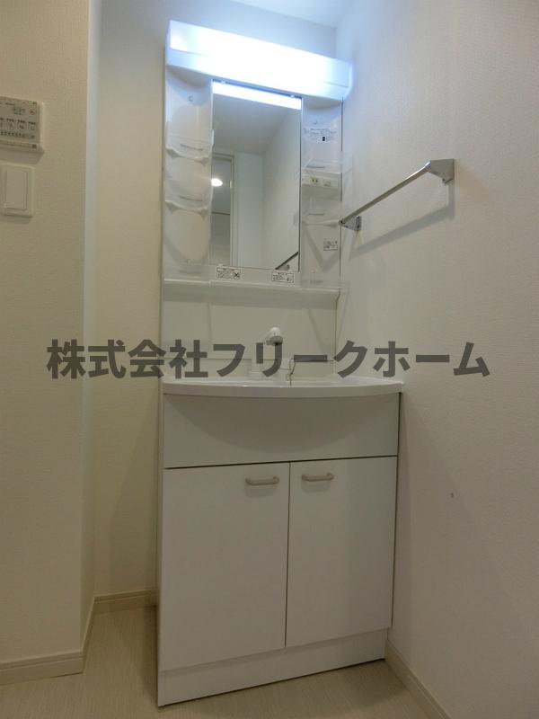 三鷹市深大寺２丁目の賃貸マンションの洗面所