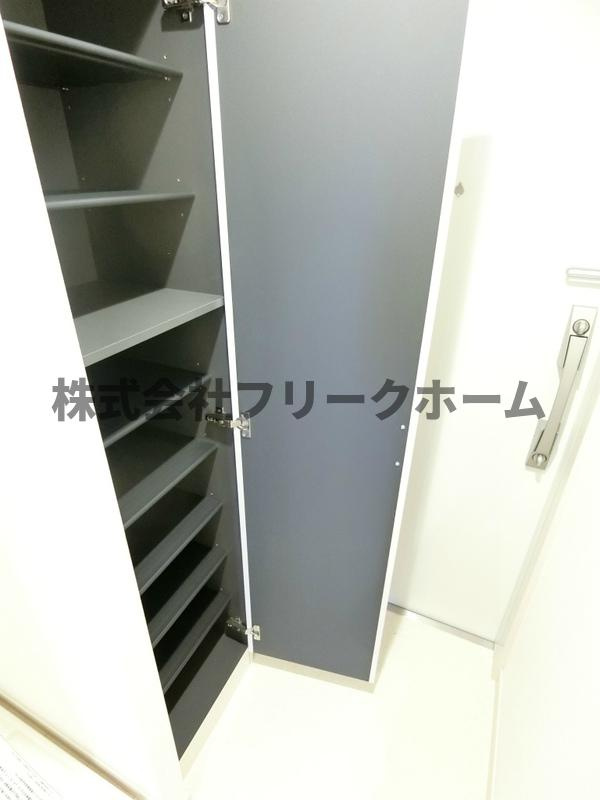 三鷹市深大寺２丁目の賃貸マンションの収納
