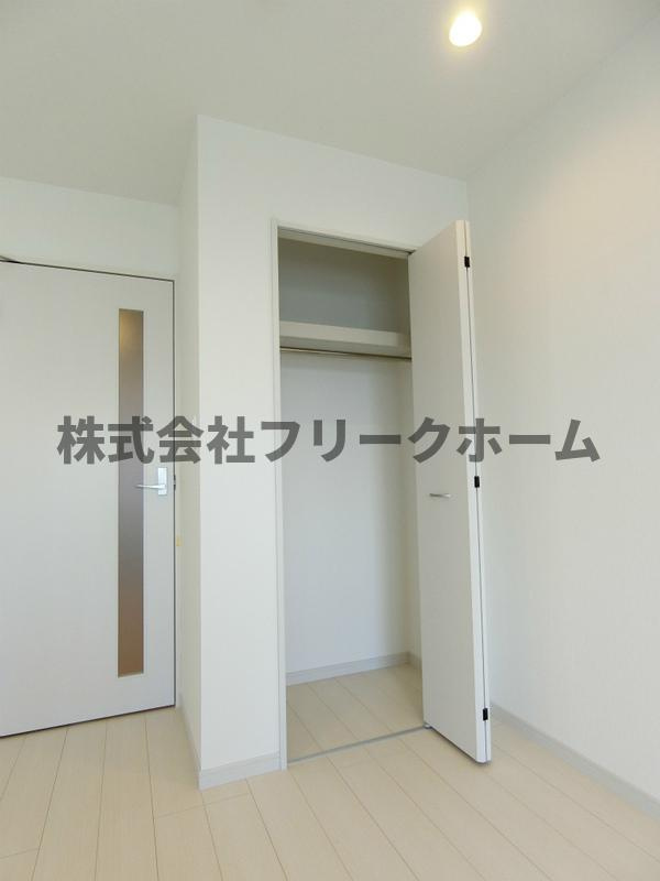 三鷹市深大寺２丁目の賃貸マンションの収納
