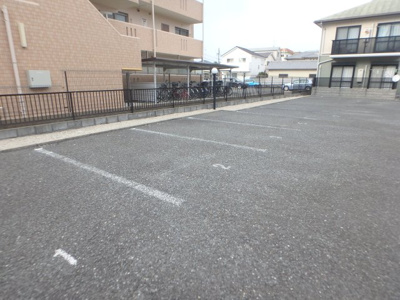 【駐車場】 | シャレオ上大市　南棟 | 駐車場です