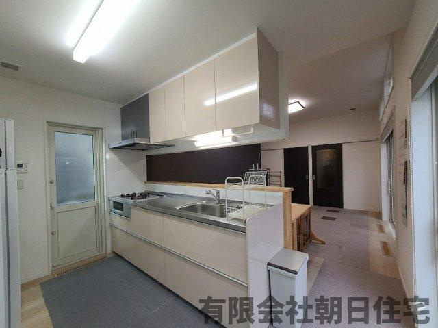 【キッチン】 | 東出雲町揖屋中古戸建 | リビングが見渡せるキッチンです。