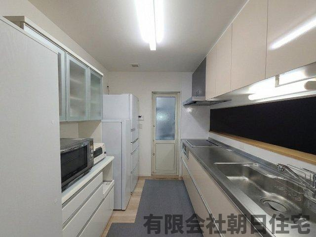 【キッチン】 | 東出雲町揖屋中古戸建 | 勝手口もあります。