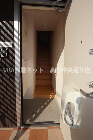 【玄関】 | ピースタウン川東