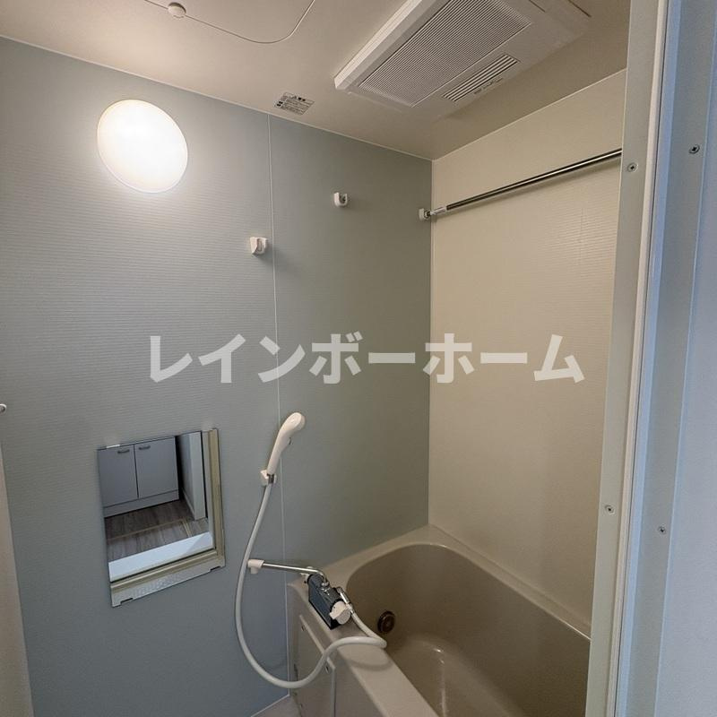 草加市瀬崎２丁目のアパートの浴室