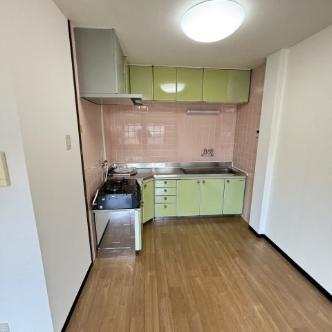 私市ロイヤルマンションのキッチン