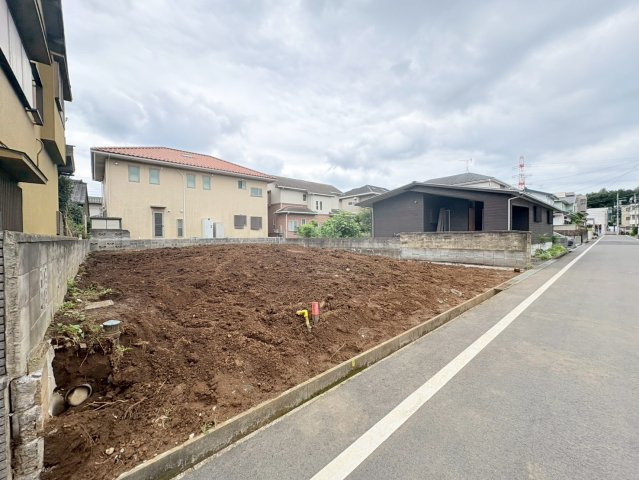 狭山市狭山台4丁目　建築条件付売地　西武新宿線『狭山市駅』バス14分　【狭山台小学区】の前面道路含む現地写真
