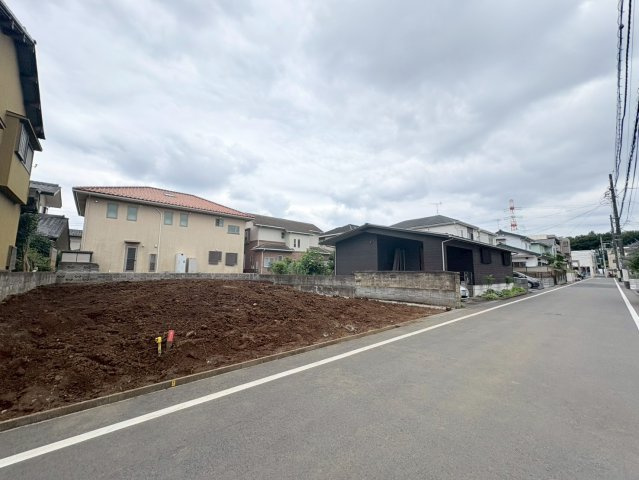 狭山市狭山台4丁目　建築条件付売地　西武新宿線『狭山市駅』バス14分　【狭山台小学区】の前面道路含む現地写真