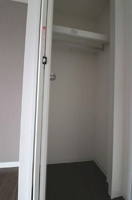 横浜市西区浜松町の賃貸マンションの収納