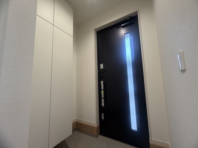 神戸市西区春日台２丁目新築戸建の玄関