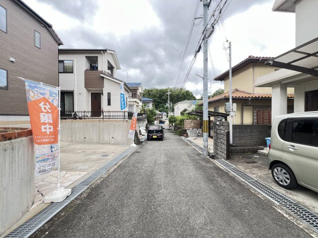 北葛城郡王寺町畠田5丁目の前面道路含む現地写真