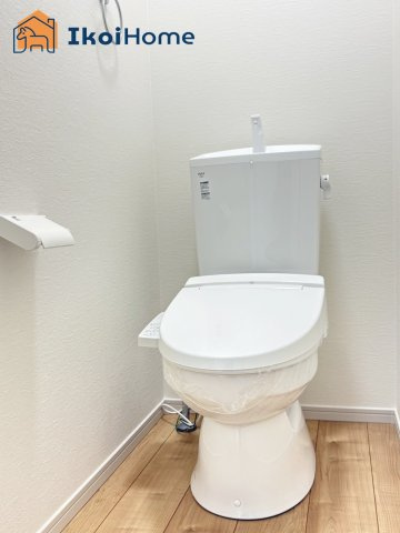 明石市大道町1丁目　全2棟　2号棟　新築戸建のトイレ|【ホームページに現地動画掲載中】●年中無休：当日予約可●1階・2階ウォッシュレット付のお手洗いです