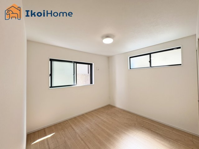 明石市大道町1丁目　全2棟　2号棟　新築戸建の子供部屋|【ホームページに現地動画掲載中】●年中無休：当日予約可●オプションでフローリング強化コーティング有