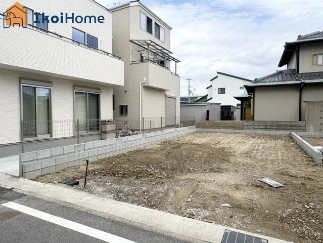 明石市大道町1丁目　全2棟　2号棟　新築戸建のエントランス|平日や夜間でもご案内可能。決まったお時間で身動きが取れない方も臨機応変に対応します！