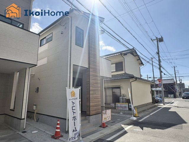 明石市大道町1丁目　全2棟　2号棟　新築戸建の前面道路含む現地写真|【ホームページに現地動画掲載中】●年中無休：当日予約可●前面道路の幅員は約4ｍ、交通量少なめで安心
