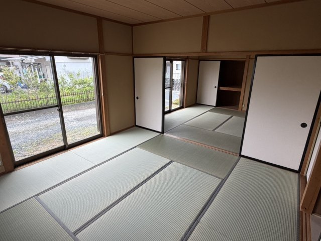仁井田町寺前貸家の和室