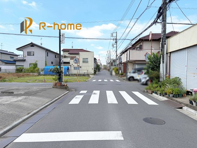 取手市新取手2丁目2期　新築戸建て　1号棟の前面道路含む現地写真|『今から見たい！』大歓迎です♪
お気軽にＲ－ｈomeまでお問い合わせください。